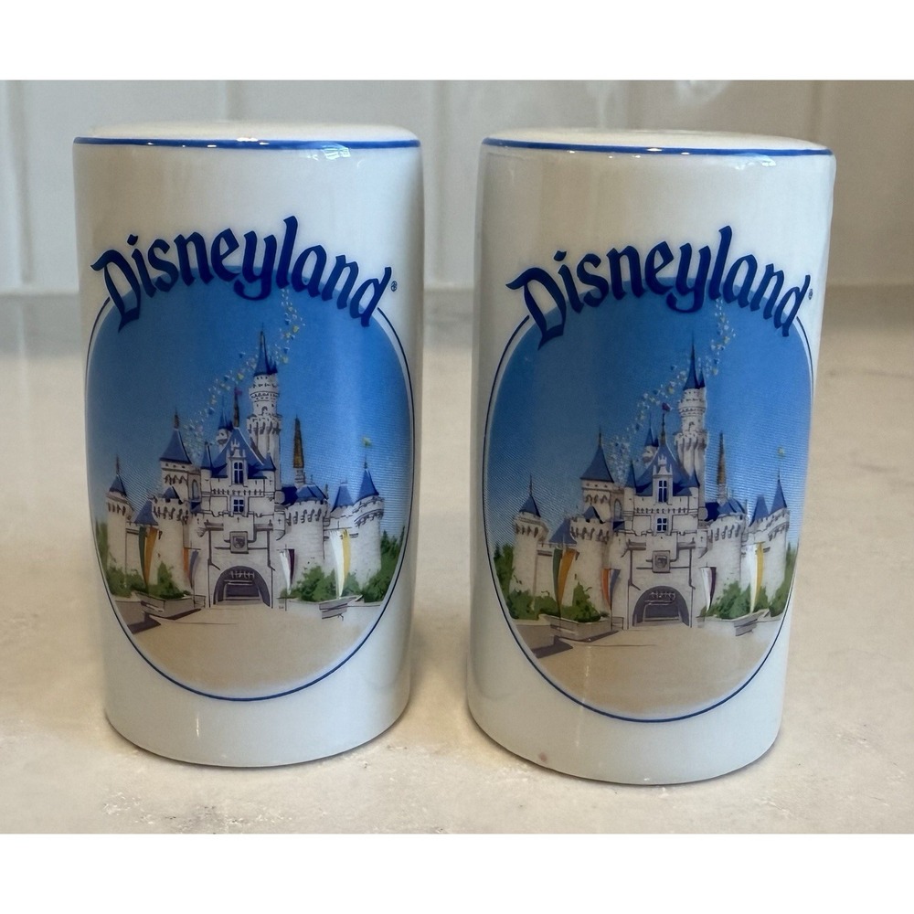 Disneyland‎ Salt and Pepper Shaker Magic Kingdom Castle Disney Japan